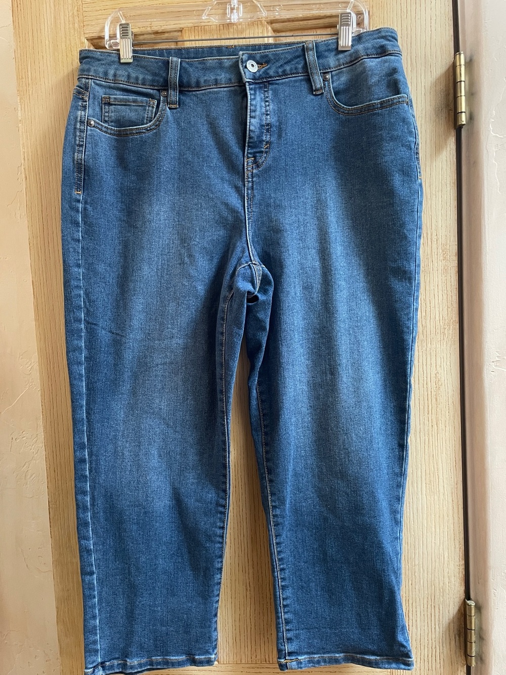 Curvy Capris